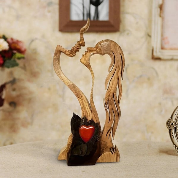 Siste dag med 49 % avslag 👩❤️👨 Love Eternal Wood - Statue av et kyssende par