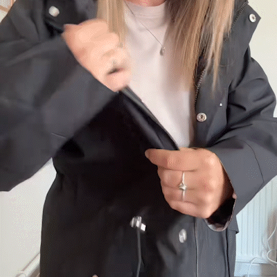 🔥Hot Sale 50% avslag🔥 Ensfarget casual jakke, vanntett og vindtett jakke, vindtett jakke med hette