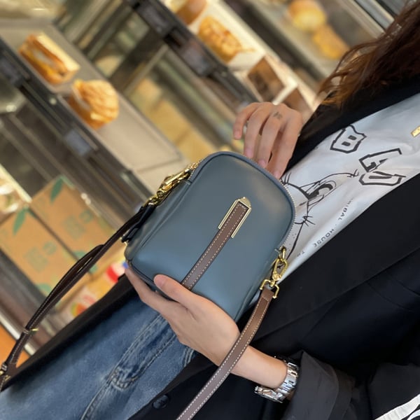 💁♀️ Lehká mini crossbody kabelka