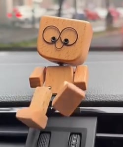 🔥Sjarmerende liten trefigur som svinger