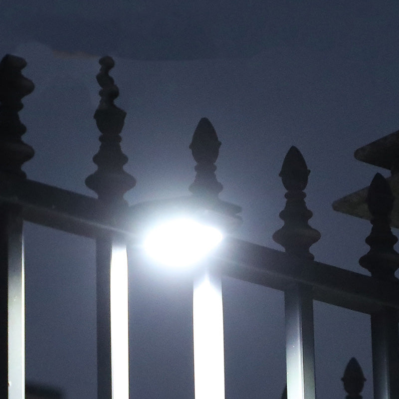 Utendørs solcellelampe med bevegelsessensor