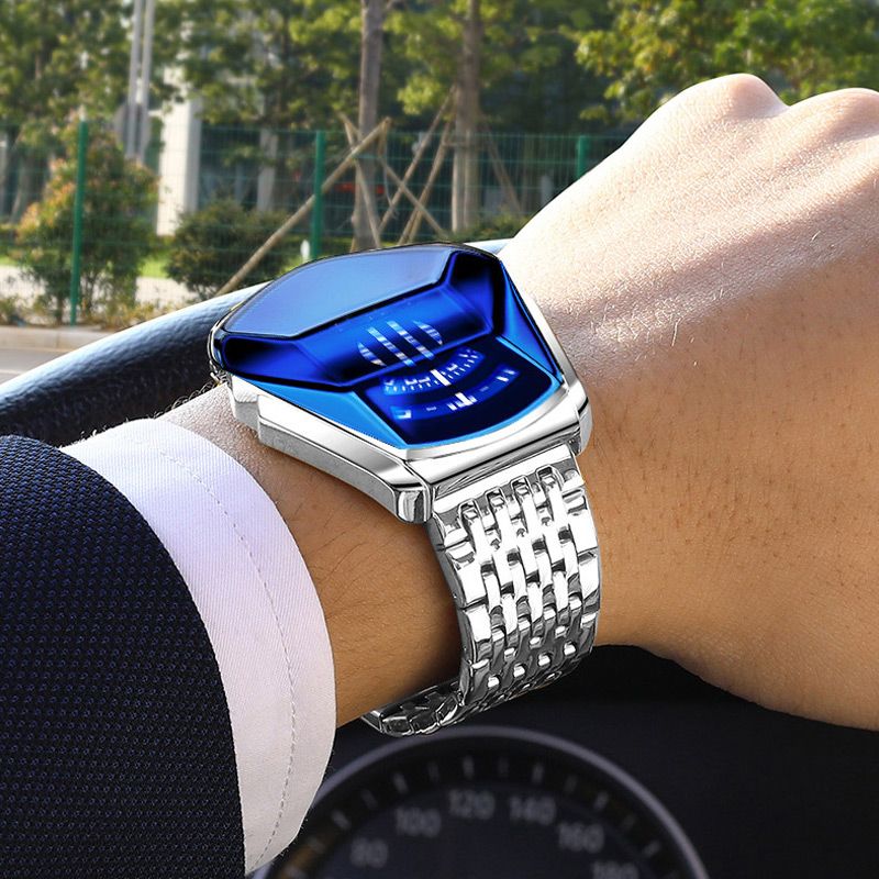 Luksuriøs herreklokke for motorsport med rombeformet design